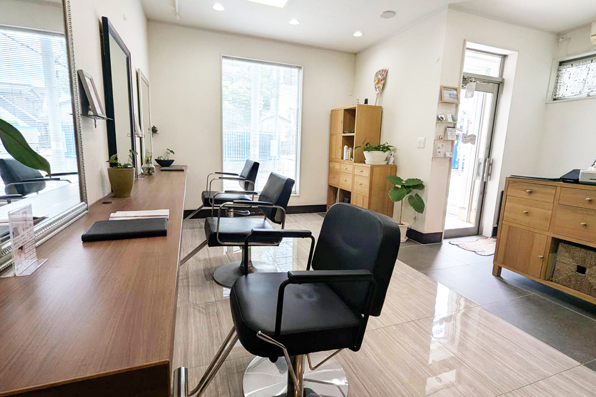 落ち着いた店内